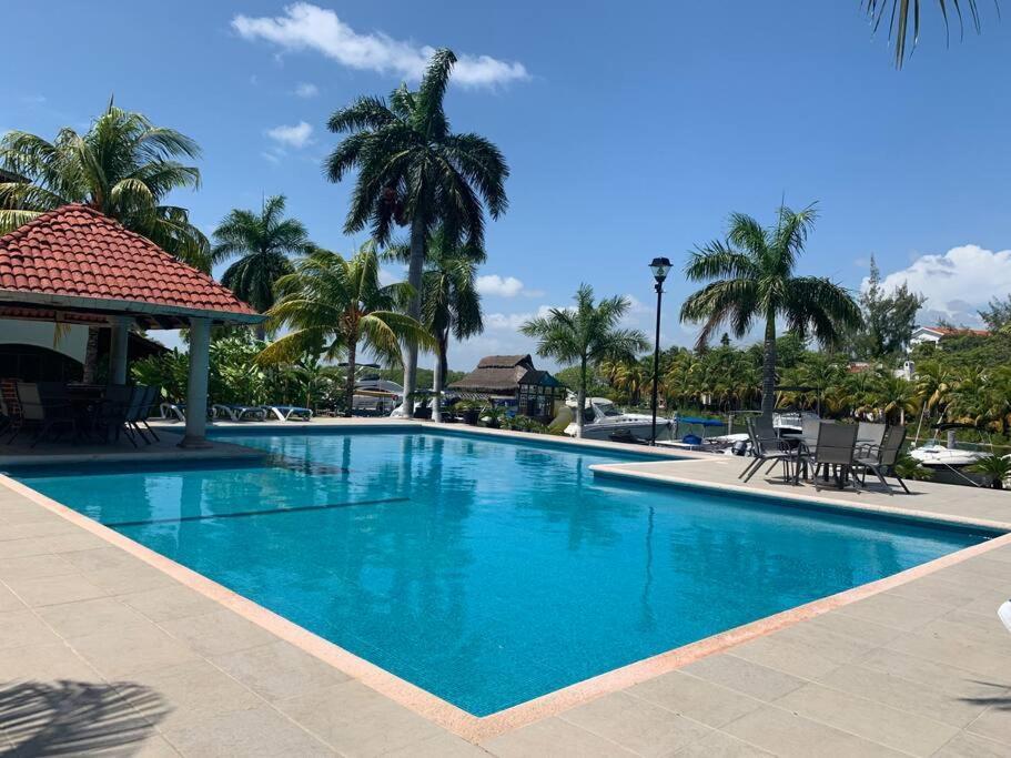 Chic Lagoon Front Villa By Casa Paraiso Cancún Extérieur photo
