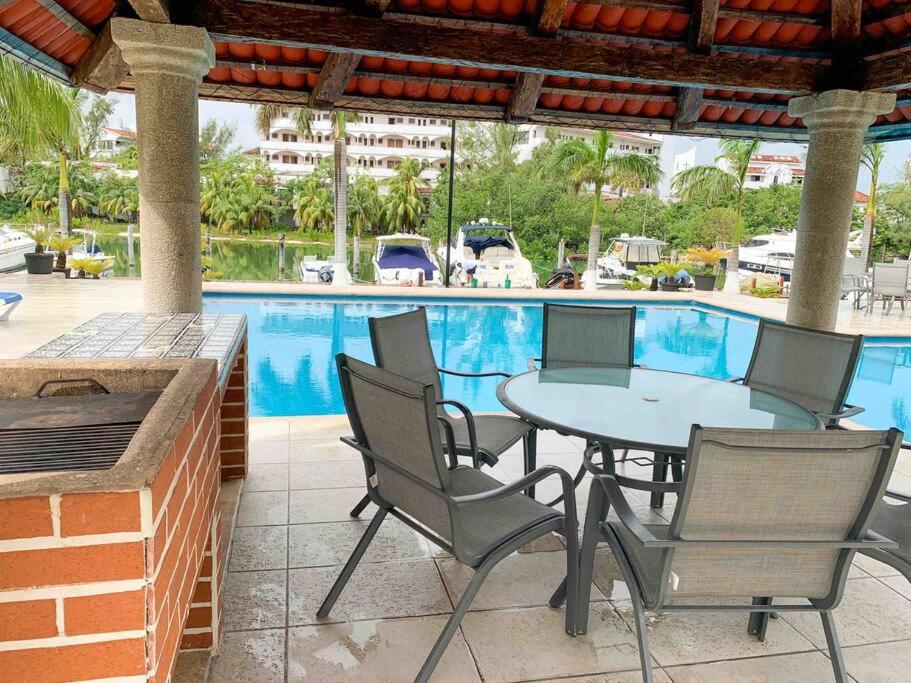 Chic Lagoon Front Villa By Casa Paraiso Cancún Extérieur photo