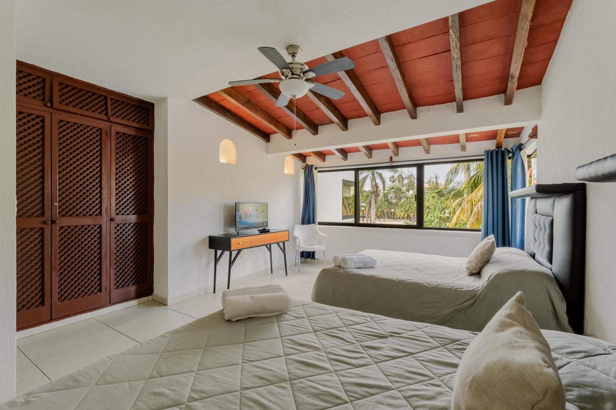Chic Lagoon Front Villa By Casa Paraiso Cancún Extérieur photo